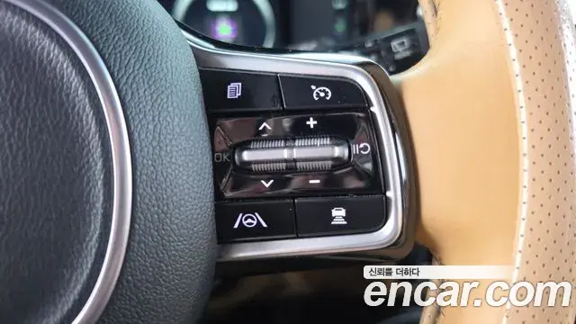 Kia Sorento 2023 — Фото 17/20