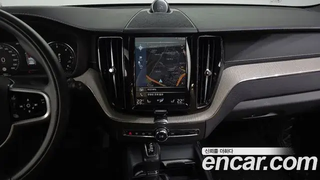 Volvo XC60 2019 — Фото 14/20