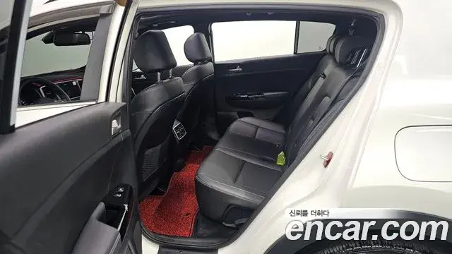 Kia Sportage The Bold 2018 — Фото 11/20