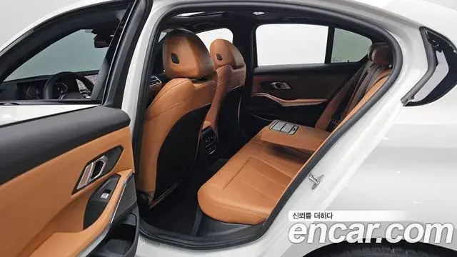 BMW 3 Series 2025 — Photo 12/20