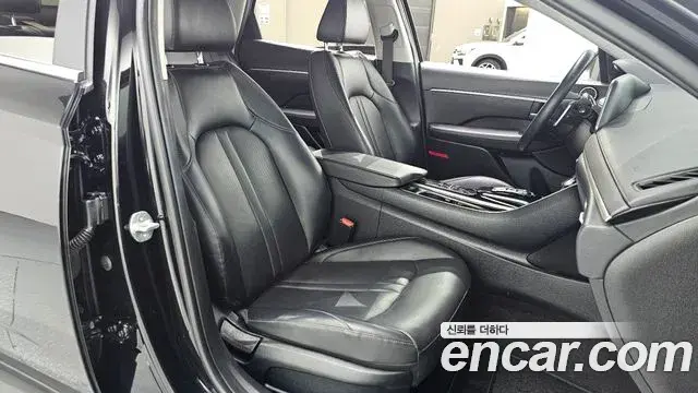 Hyundai Sonata 2021 — Фото 18/20