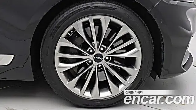 Kia The K9 2022 — Photo 16/20