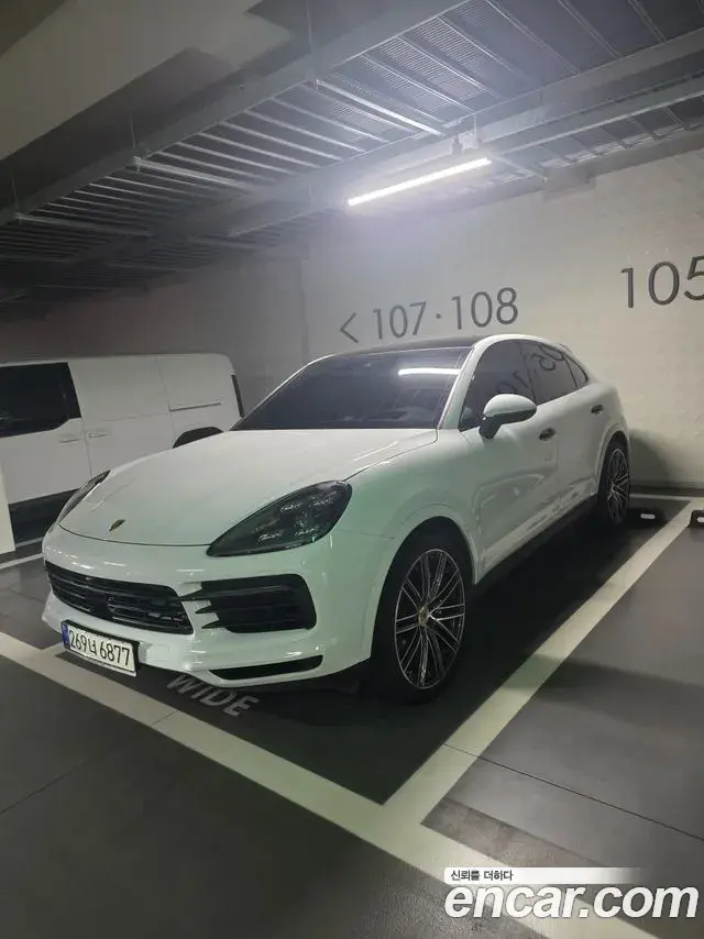 Porsche Cayenne 2021 — Photo 1/11