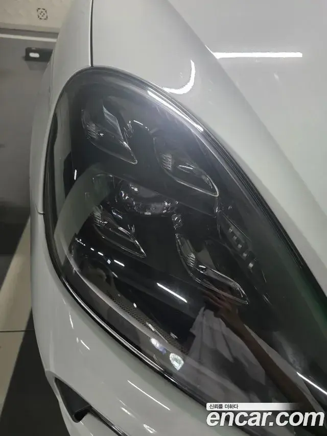 Porsche Cayenne 2021 — Photo 3/11