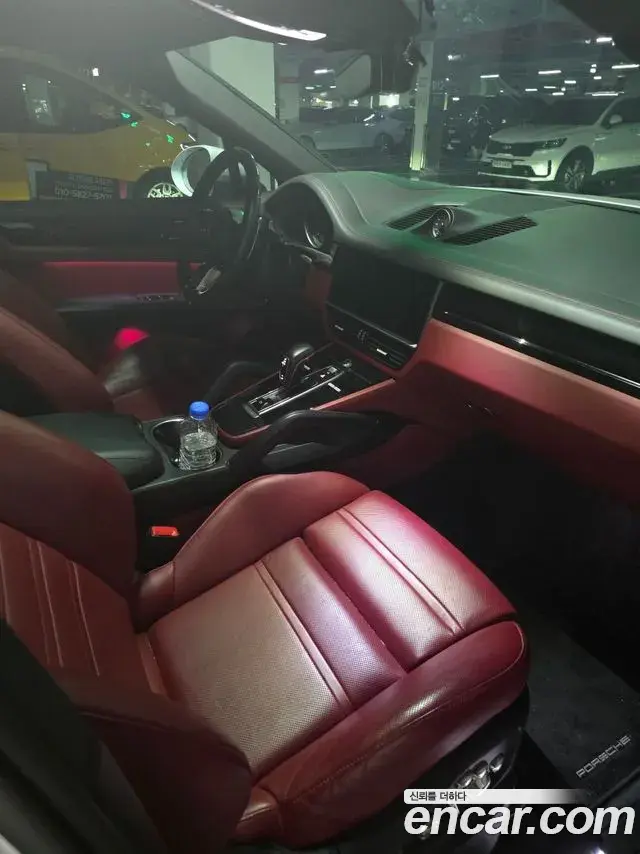 Porsche Cayenne 2021 — Photo 5/11