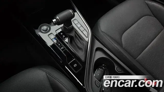 Kia Niro 2022 — Фото 9/20