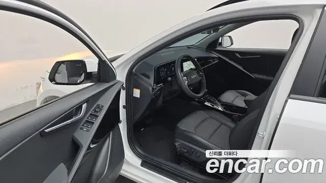 Kia Niro 2022 — Фото 10/20