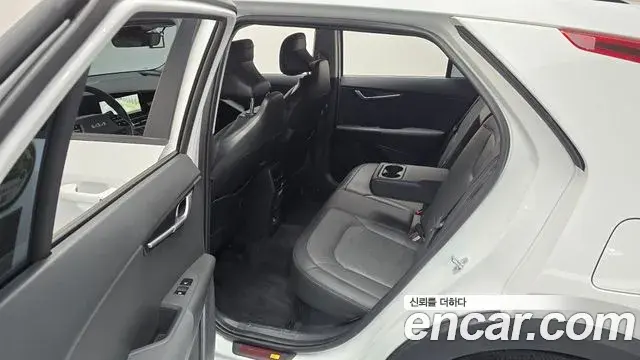 Kia Niro 2022 — Фото 11/20