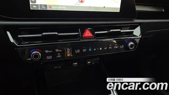 Kia Niro 2022 — Фото 12/20