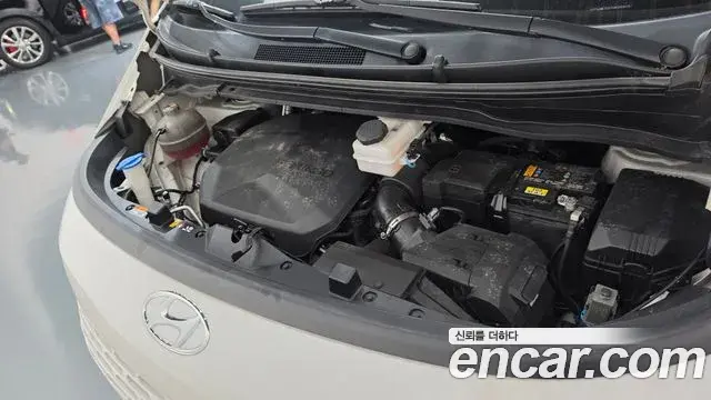 Hyundai Staria 2023 — Фото 6/20