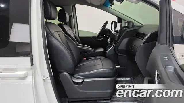 Hyundai Staria 2023 — Фото 11/20