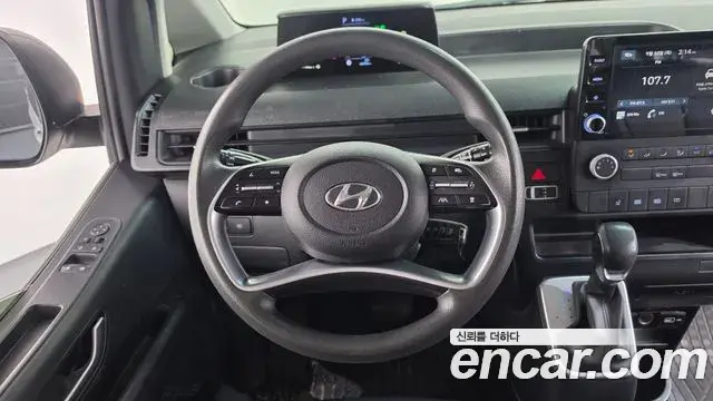 Hyundai Staria 2023 — Фото 13/20