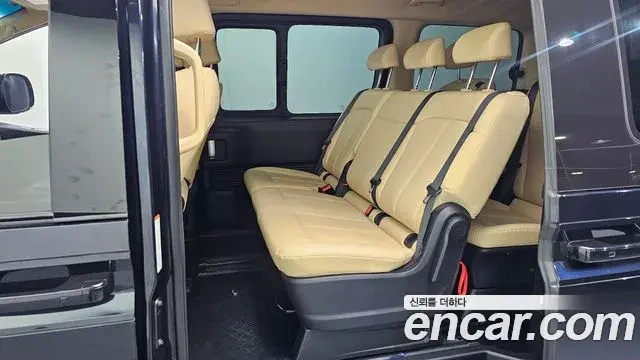 Hyundai Staria 2021 — Фото 12/20