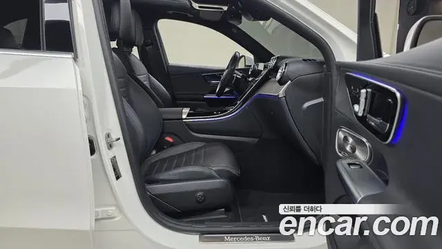 Mercedes-Benz GLC-Class 2023 — Photo 18/32