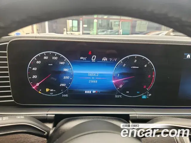 Mercedes-Benz GLE-Class 2023 — Фото 19/20
