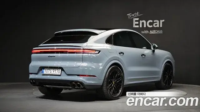 Porsche Cayenne 2024 — Фото 1/20