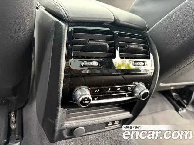 BMW 5 Series 2023 — Фото 11/20