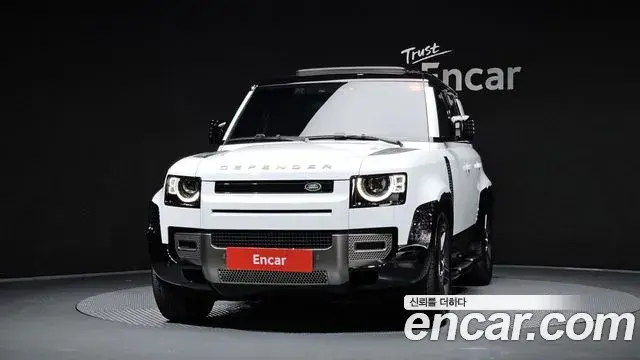 Land Rover Defender 2024 — Фото 2/20
