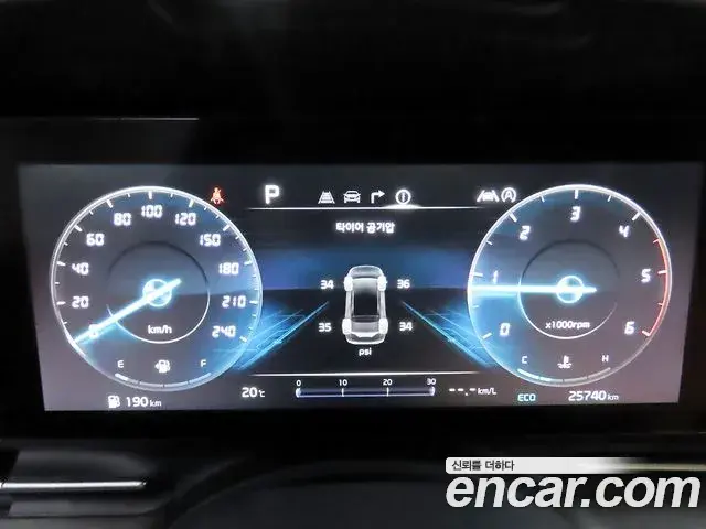 Kia Carnival 2021 — Photo 7/20