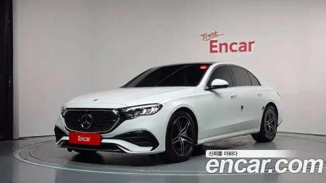 Mercedes-Benz E-Class 2026 — Photo 1/20