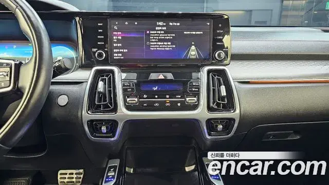 Kia Sorento 2023 — Фото 14/20