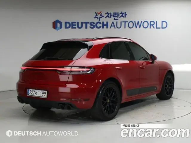 Porsche Macan 2021 — Фото 2/20