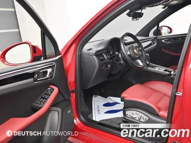 Porsche Macan 2021 — Фото 11/20