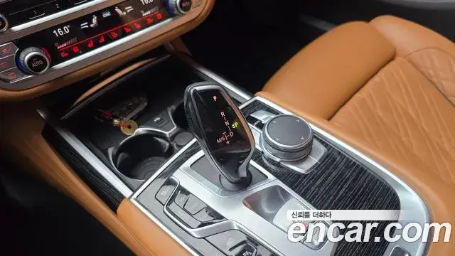BMW 7 Series 2020 — Фото 9/20