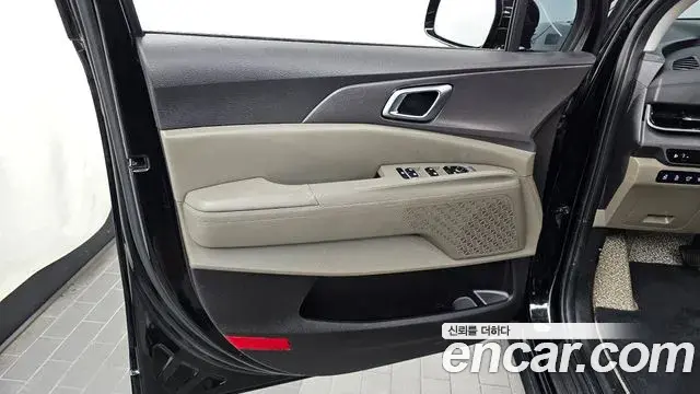 Kia Carnival 2024 — ფოტო 12/36