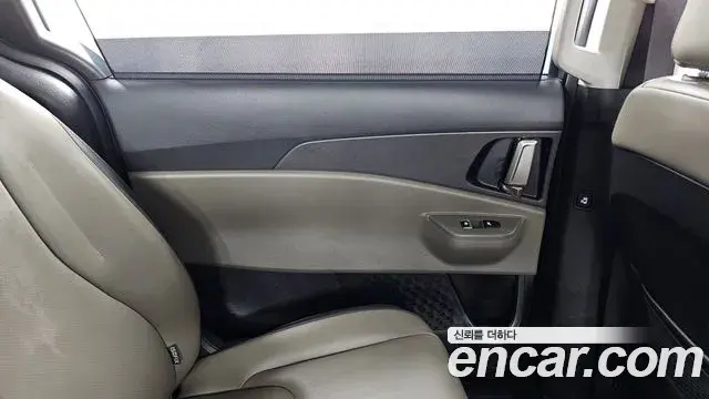 Kia Carnival 2024 — ფოტო 1/36