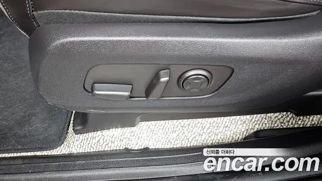 Kia Carnival 2024 — ფოტო 16/36