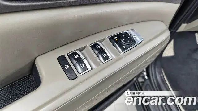Kia Carnival 2024 — ფოტო 17/36