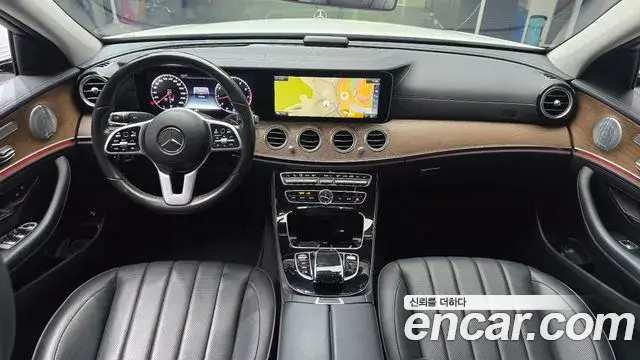 Mercedes-Benz E-Class 2020 — Фото 7/20