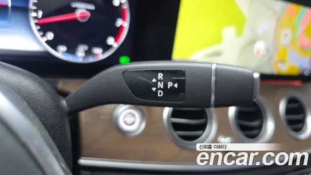 Mercedes-Benz E-Class 2020 — Фото 9/20
