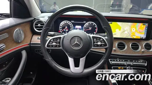 Mercedes-Benz E-Class 2020 — Фото 13/20