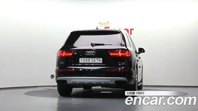 Audi Q7 2019 — Фото 4/20