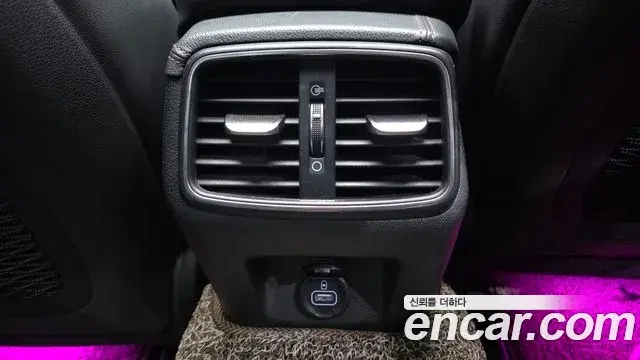 Genesis G70 2019 — Photo 18/37