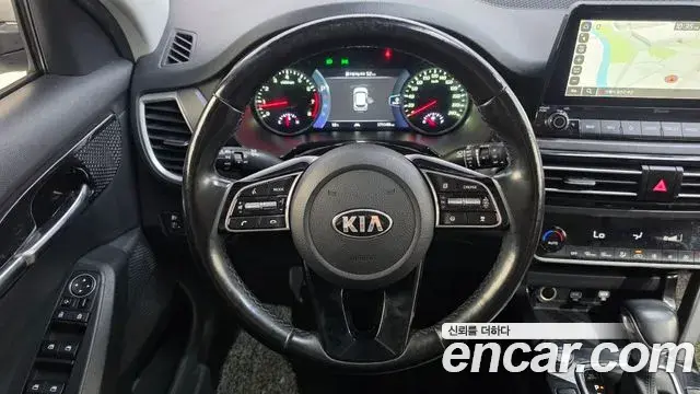Kia Seltos 2019 — Фото 13/20
