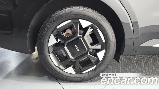 Kia Carnival 2025 — Фото 5/20