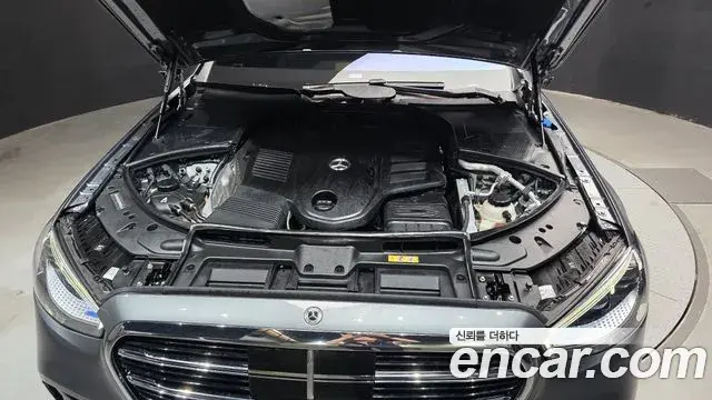 Mercedes-Benz S-Class 2021 — Photo 18/34