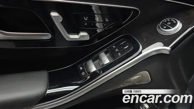 Mercedes-Benz S-Class 2021 — Photo 28/34