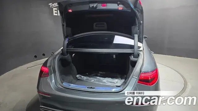 Mercedes-Benz S-Class 2021 — Photo 15/34