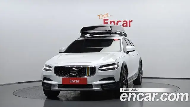 Volvo V90 Cross Country 2020 — ფოტო 19/38