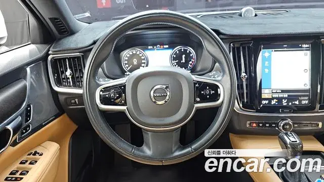 Volvo V90 Cross Country 2020 — ფოტო 25/38