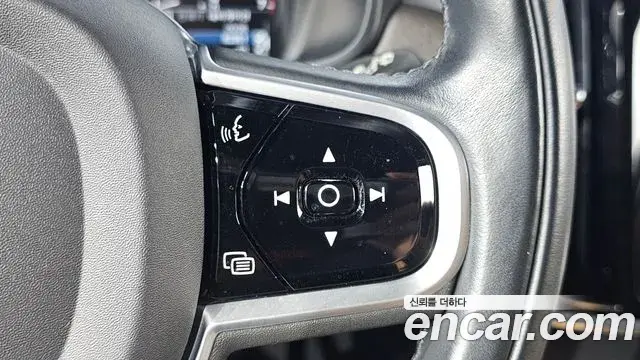 Volvo V90 Cross Country 2020 — ფოტო 24/38