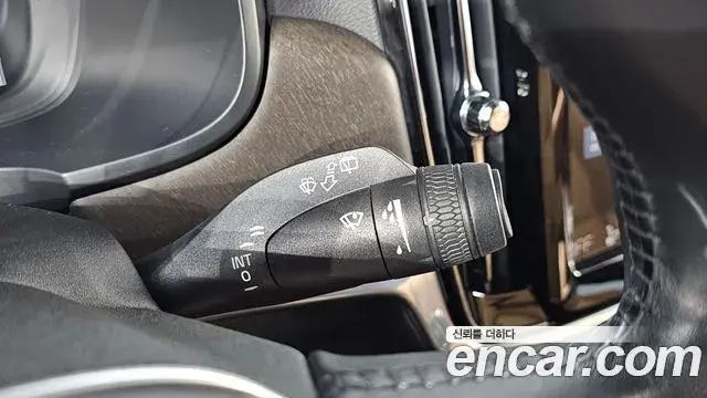 Volvo V90 Cross Country 2020 — ფოტო 28/38