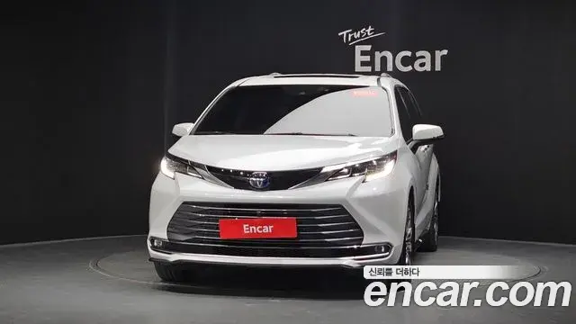 Toyota Sienna 2022 — Şəkil 18/41