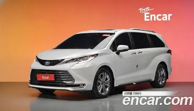 Toyota Sienna 2022 — Şəkil 40/41