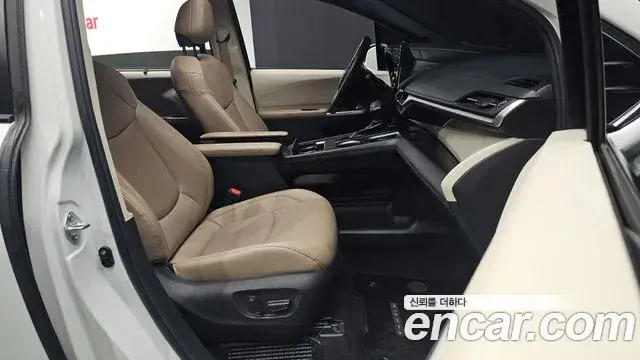Toyota Sienna 2022 — Şəkil 27/41