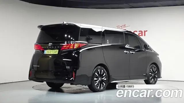 Toyota Alphard 2025 — Şəkil 2/44
